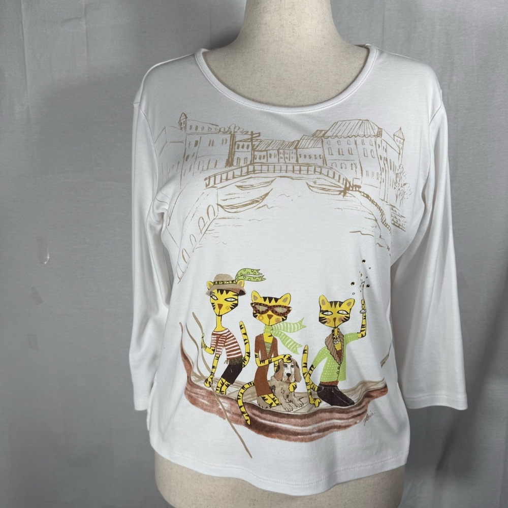 Drapers & Damons Women’s White Cats on the River Tee Split‎ Hem Rhinestones